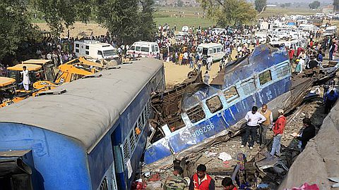 At least 146 dead as rescuers finish India train crash search