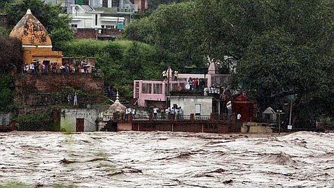 Flood Fury in Jammu and Kashmir: Over 100 Killed; Home Minister Visits State
