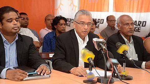 Pravind: «Paul Bérenger pas Digne d’Être un Leader de l’Opposition»