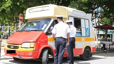 Scams: At The Beach, Ice Cream Is Sold at Rs 2000 ...