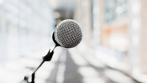 Public Speaking for Introverts: 6 Essential Tips