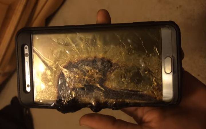 Samsung Galaxy Note 7 catch fire in a plane 