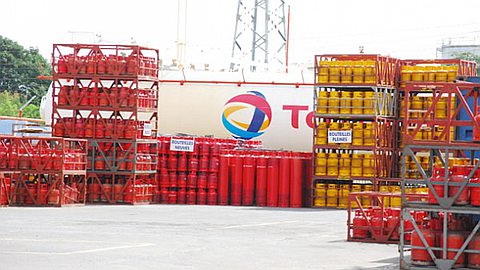 La Bonbonne De Gaz Ménager De 12 Kg Subit Une Augmentation De Rs 60, Passant De Rs 180 A Rs 240