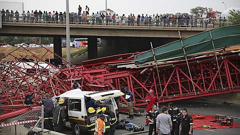 Deadly Bridge Collapse in Johannesburg Leaves Cars Crushed and People Trapped