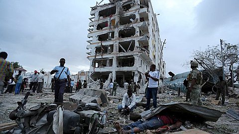12 Are Killed in Bombing Outside Hotel in Somalia