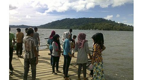 Indonesia: Strong Earthquake Causes Panic at Sumatra