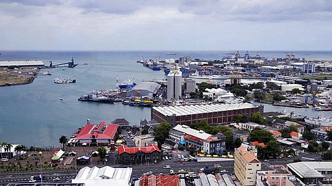 Treize Taiwanais Tentent De Quitter Le Port Illégalement