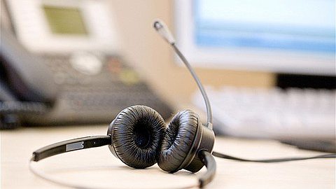 Call Center: Employees of Caliptis on the Roadside