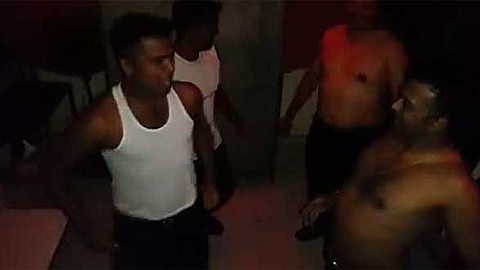 VideoBuzz sur Facebook: la Danse du Ventre de… Policiers