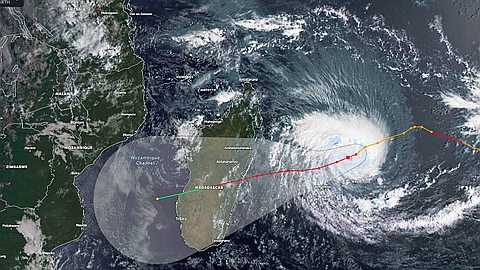 Cyclone tropical intense Batsirai : un avertissement de classe 4 en vigueur à Maurice