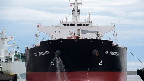 Carburant: le navire FS Sincerity débarque avec une cargaison d’essence
