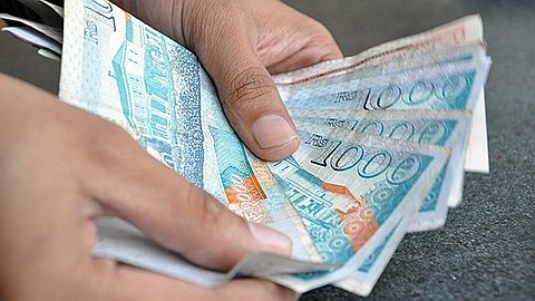 83,000 civil servants will receive their end-of-year bonus and salary on December 15