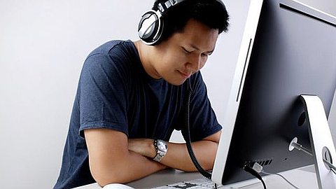 4 Things You Can Do at Your Desk to Be Happier