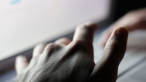 How to Sell Via Email