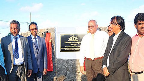 Le ministre Mahen Jhugroo fait les éloges de Showkutally Soodhun