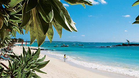 La Plage de Belle-Mare Parmi les dix Meilleures d’Afrique
