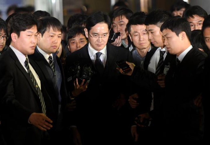 Samsung Group chief, Jay Y. Lee, leaves the Seoul Central District Court in Seoul, South Korea