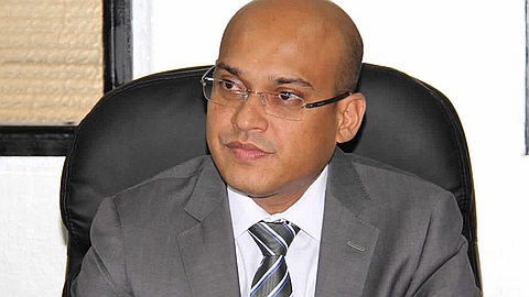 Emploi : le salaire minimum sera revu en 2024, annonce Soodesh Callichurn