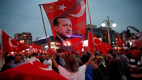 Turkey dismisses military, shuts media outlets as crackdown deepens