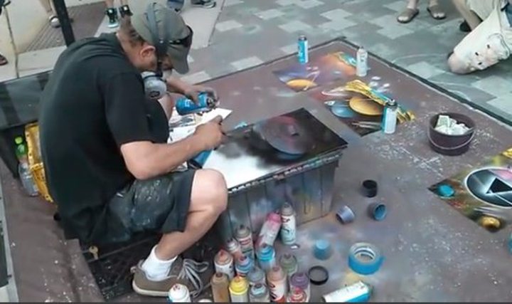 Video of the Day: Awesome Street Artist Showing..