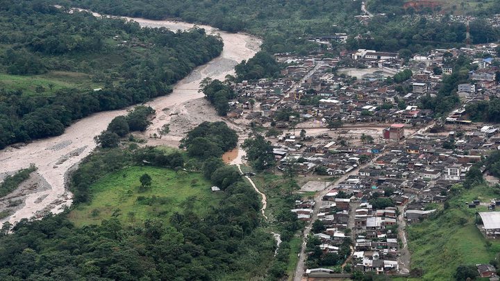 More than 250 dead in Colombia mudslides
