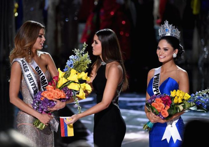 Miss Colombia  Ariadna Gutierrez (l.) was mistakenly named the Miss Universe winner...