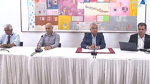 Tout le comité gouvernemental Covid-19 en auto-isolement !