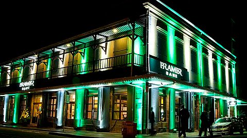 La Bramer Bank Porte Plainte Contre la Diffusion d’un Mémo Interne sur Facebook