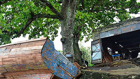 Trou-d’Eau-Douce: les réparateurs de bateaux rament