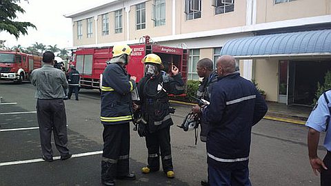 Petite-Rivière: Chemicals Cernol on Fire from 2.30 am, 60 Firefighters Mobilized