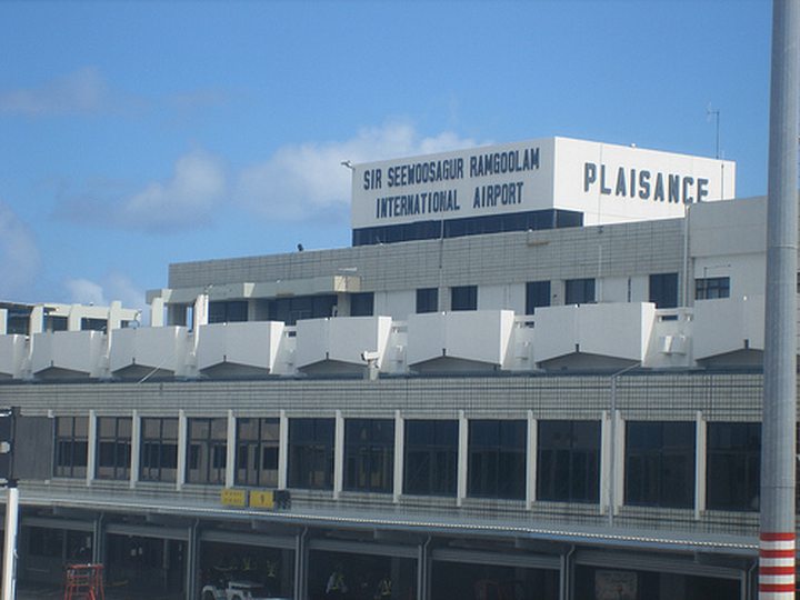 Aéroport De Plaisance : La Construction ..