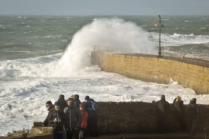 Worst U.K. Storm in Five Years Halts Commute...