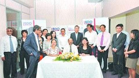 China Woos Africa Via Mauritius