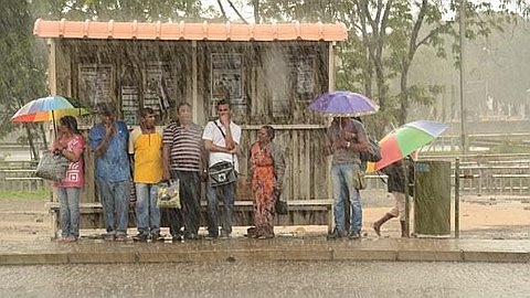Météo: l’Avis de Fortes Pluies Maintenu, le Sud et l’Est Plus Affectés