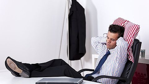 12 Tips For Dealing With A Lazy Co-Worker
