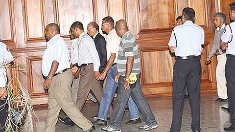 Les Coffres de Ramgoolam Uuverts au Chalumeau Aujourd’hui