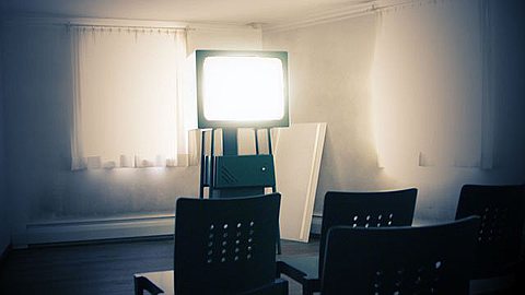 How Advertising Manipulates Your Choices and Spending Habits (and What to Do About It)