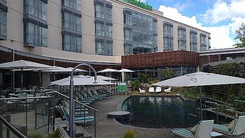 Premier Hôtel Aéroportuaire: le Holiday Inn Peine à Prendre son Envol