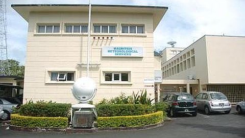 Services Météo — Le PM: Le Radar de Trou-aux-Cerfs Date de 1977