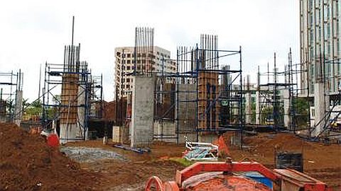 Le Gooljaury Tower En Construction À Ébène Achetée À Rs 600 M Par La SICOM : La MQB Envisage une Procédure de "Stop Order"