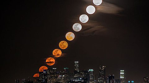 Picture of the Day: Moonrise Time-Lapse Over LA