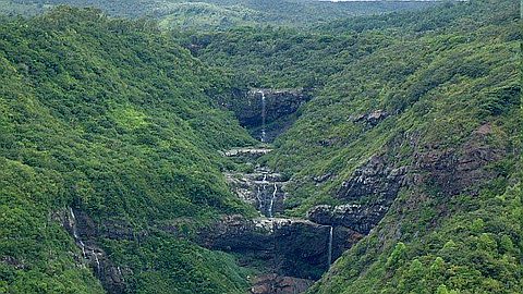 En Prélude au Téléphérique: Sham Seetaram Relance le Domaine des Sept Cascades