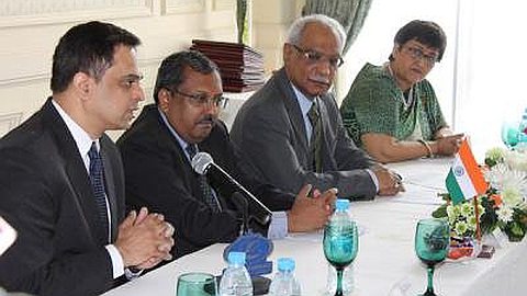 India-Maurice Textile: Five Agreements Signed