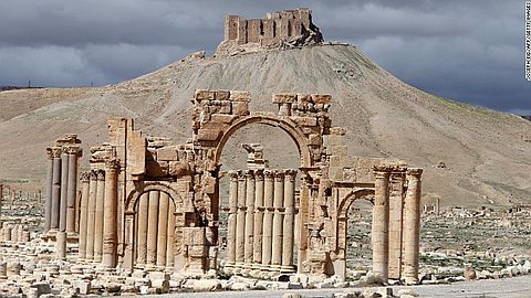 ISIS Destroys Arch of Triumph in Syria's Palmyra Ruins