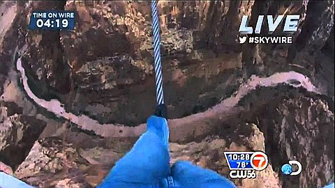 Video of the Day: Florida Aerialist Nik Wallenda Completes Quarter-Mile Tghtrope Walk Near Grand Canyon