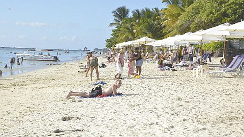 Les JIOI et la visite du pape pour doper le tourisme