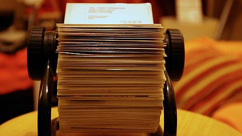 Mistakes to Avoid When Reconnecting With an Old Contact