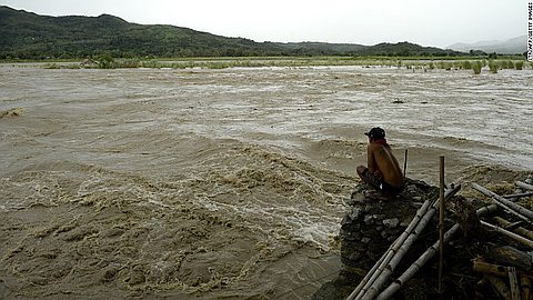 2 Dead, Tens of Thousands Displaced as Typhoon Koppu Drenches Philippines