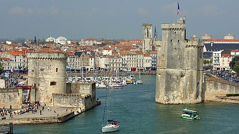 Earthquake Rocks Southwestern French Town Of La Rochelle