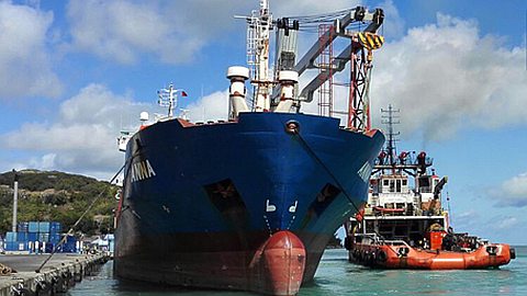 Rodrigues: le MV Anna remorqué vers Port Louis ce mardi